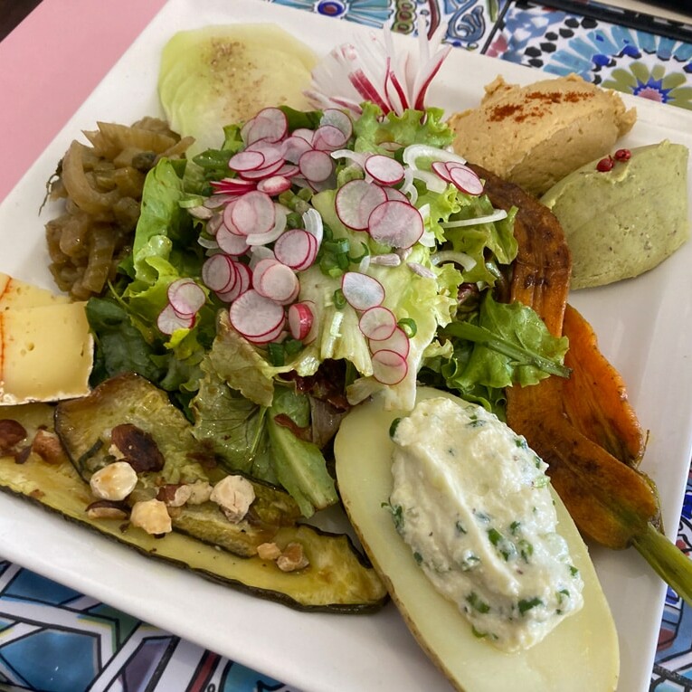 saladerie et crèperie - le petit marché - névez